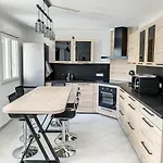 Magnifique 12 Pers - 6 Avec Salle De Bain Privative Au Calme - 30 Min Asterix - Ecrin De Charme Apartamento