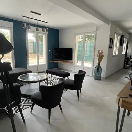 Magnifique 12 Pers - 6 Avec Salle De Bain Privative Au Calme - 30 Min Asterix - Ecrin De Charme 아파트