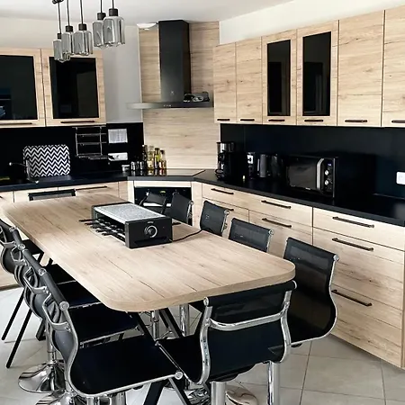 Magnifique 12 Pers - 6 Avec Salle De Bain Privative Au Calme - 30 Min Asterix - Ecrin De Charme 아파트 콩피에뉴